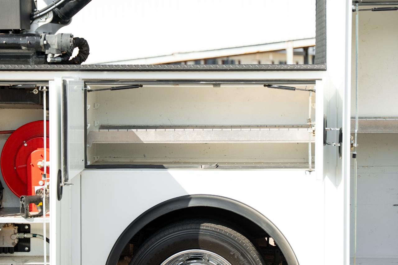Ford F-550 Crew Cab DRW 4WD 2024