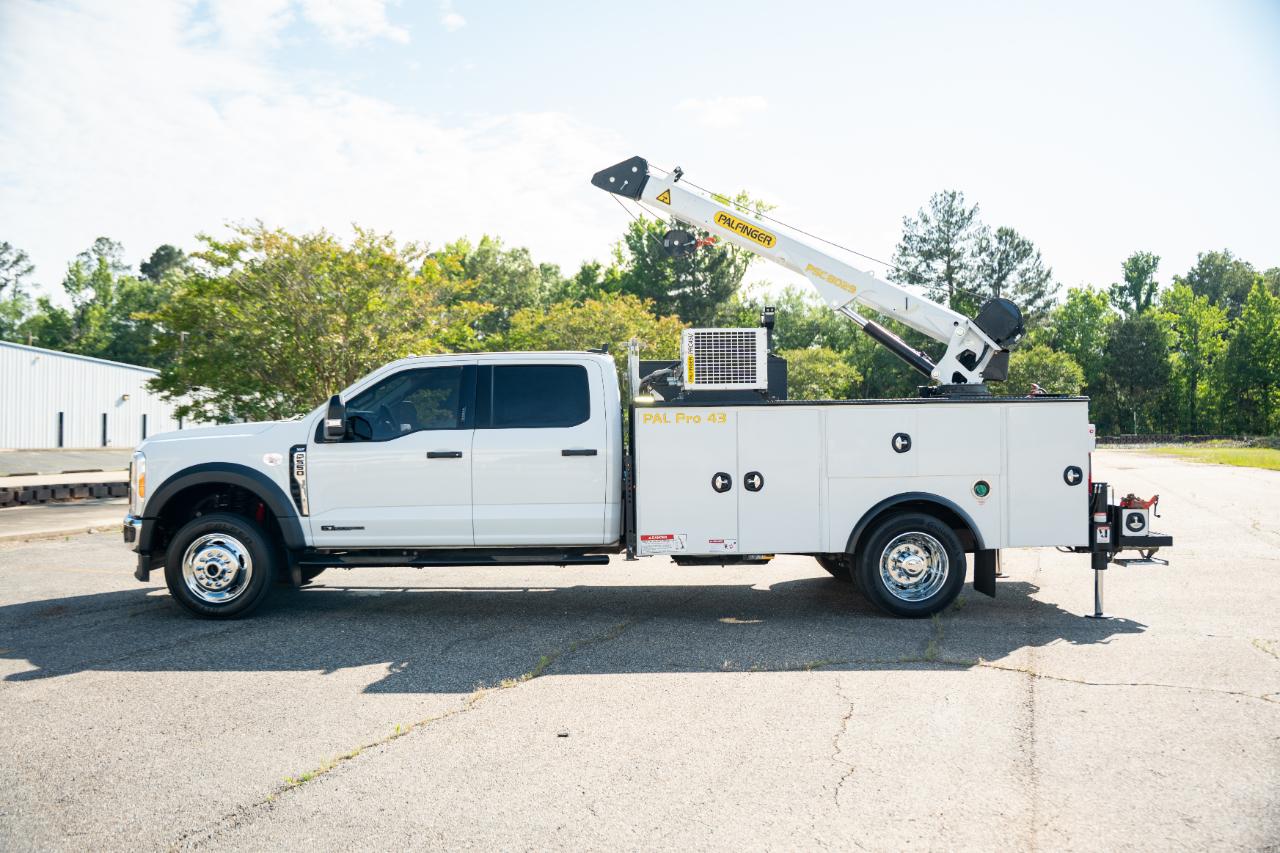 Ford F-550 Crew Cab DRW 4WD 2024