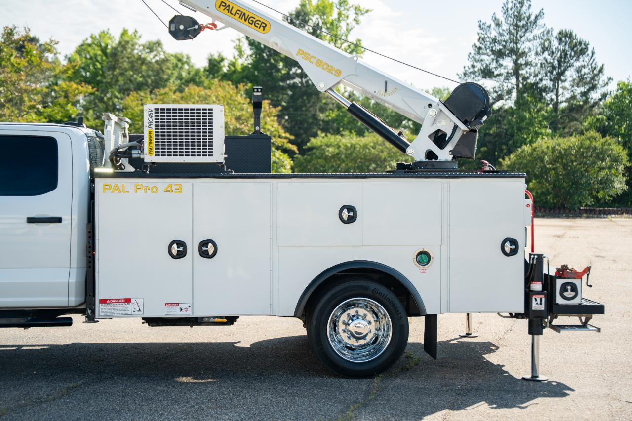 Ford F-550 Crew Cab DRW 4WD 2024