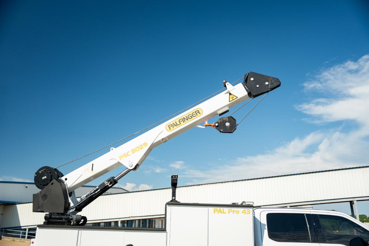 Ford F-550 Crew Cab DRW 4WD 2024