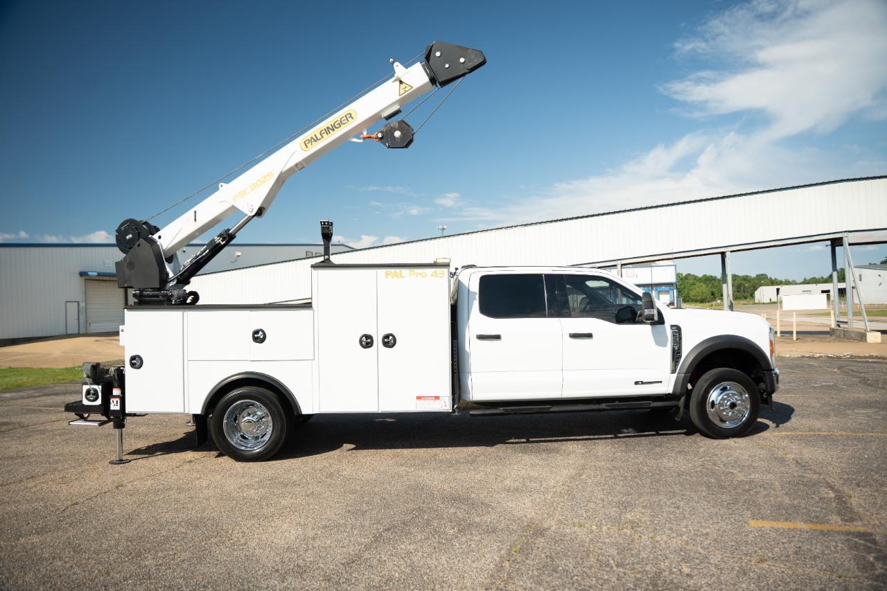 Ford F-550 Crew Cab DRW 4WD 2024