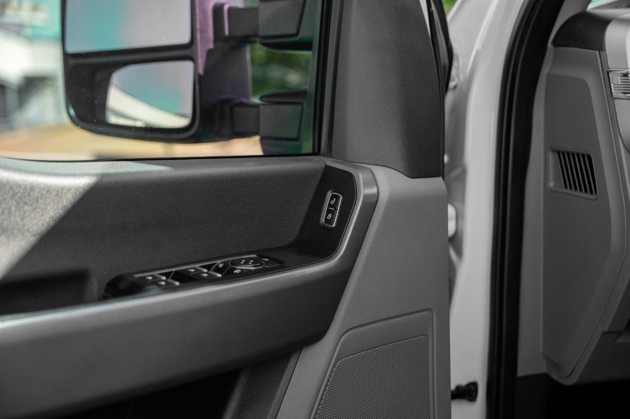 Ford F-550 Crew Cab DRW 4WD 2024