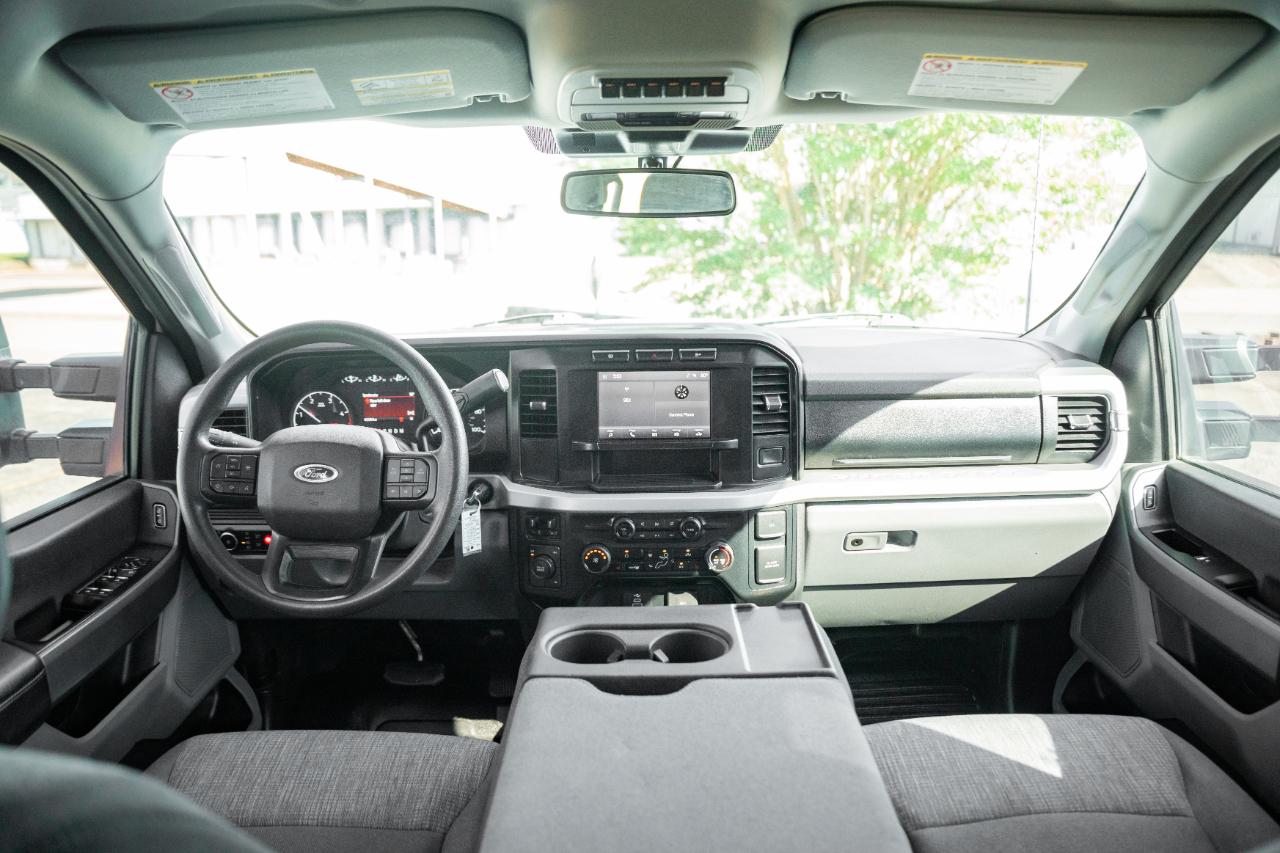Ford F-550 Crew Cab DRW 4WD 2024