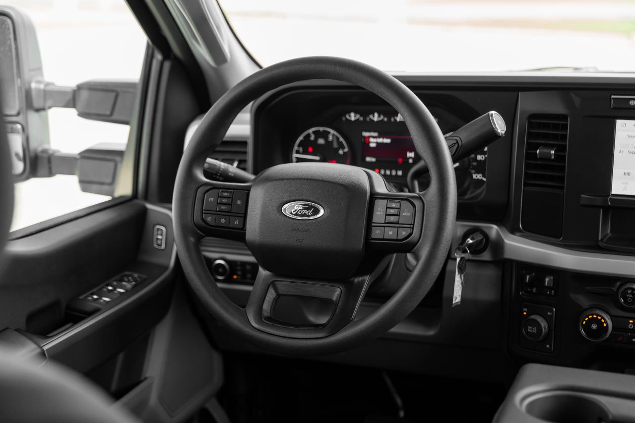 Ford F-550 Crew Cab DRW 4WD 2024