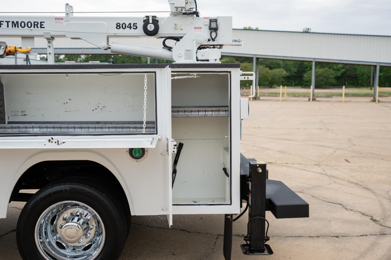 Ford F-550 Crew Cab DRW 4WD 2024