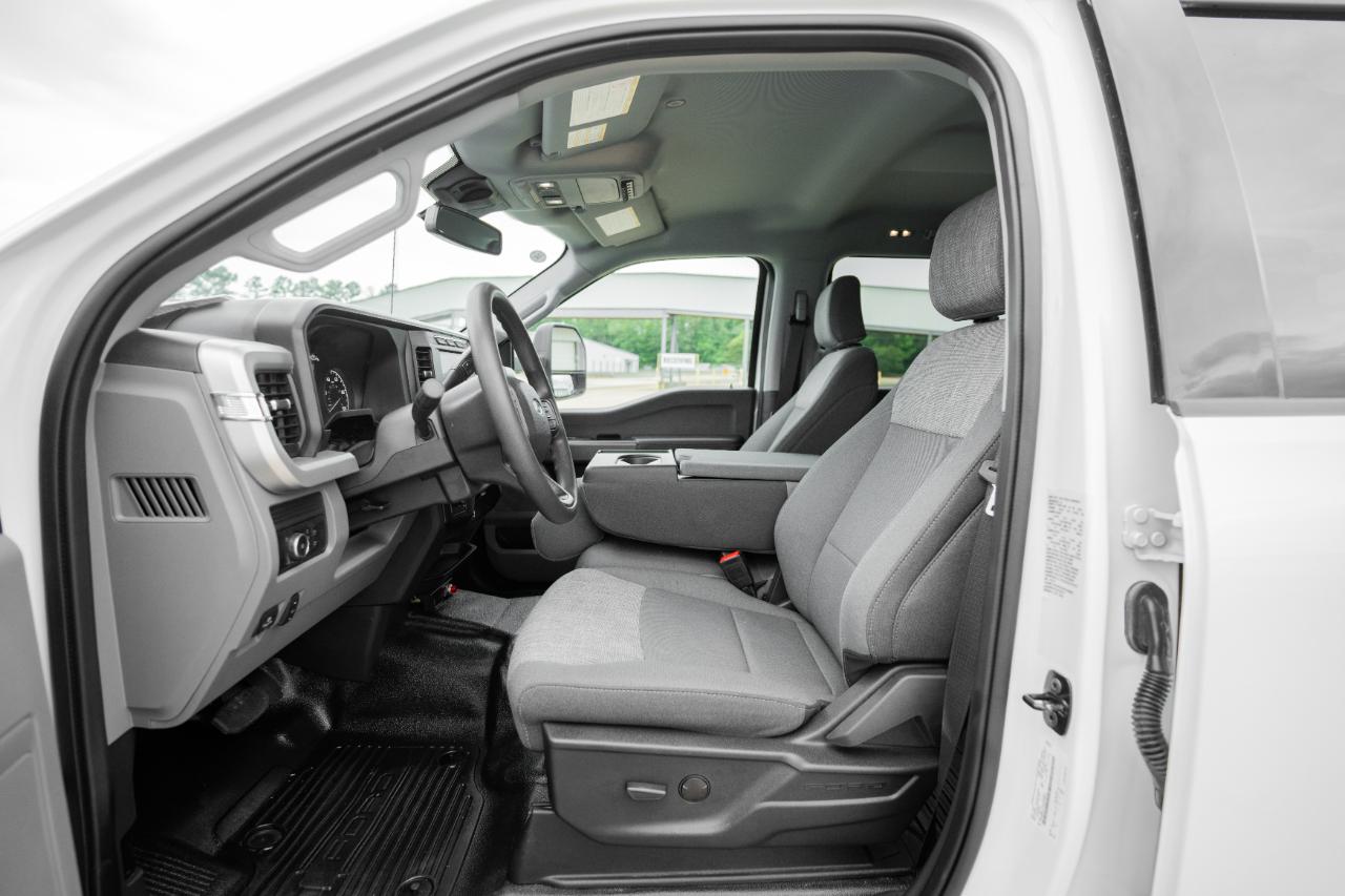 Ford F-550 Crew Cab DRW 4WD 2024
