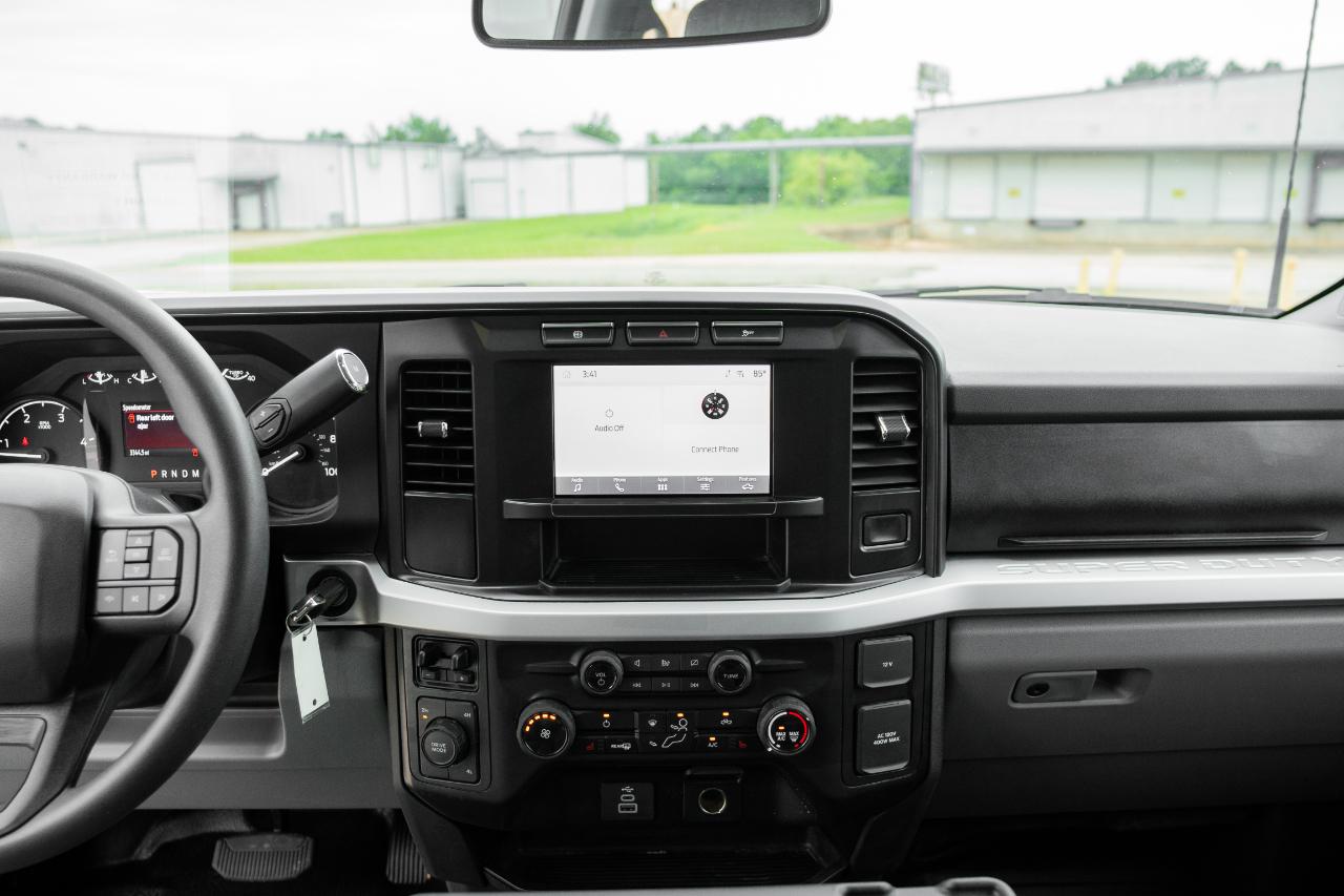 Ford F-550 Crew Cab DRW 4WD 2024