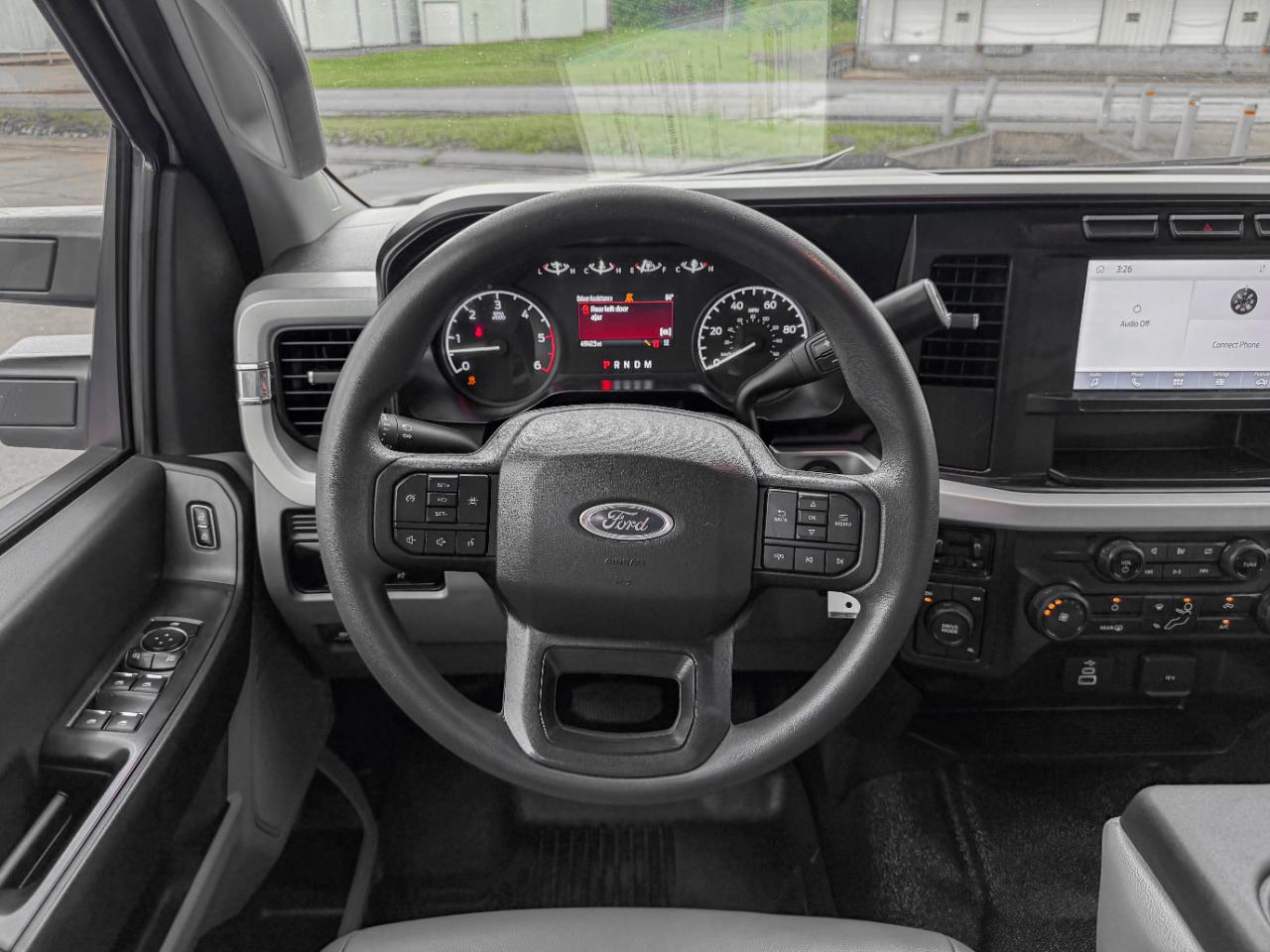 Ford F-350 SD XL Crew Cab Long Bed DRW 4WD 2023