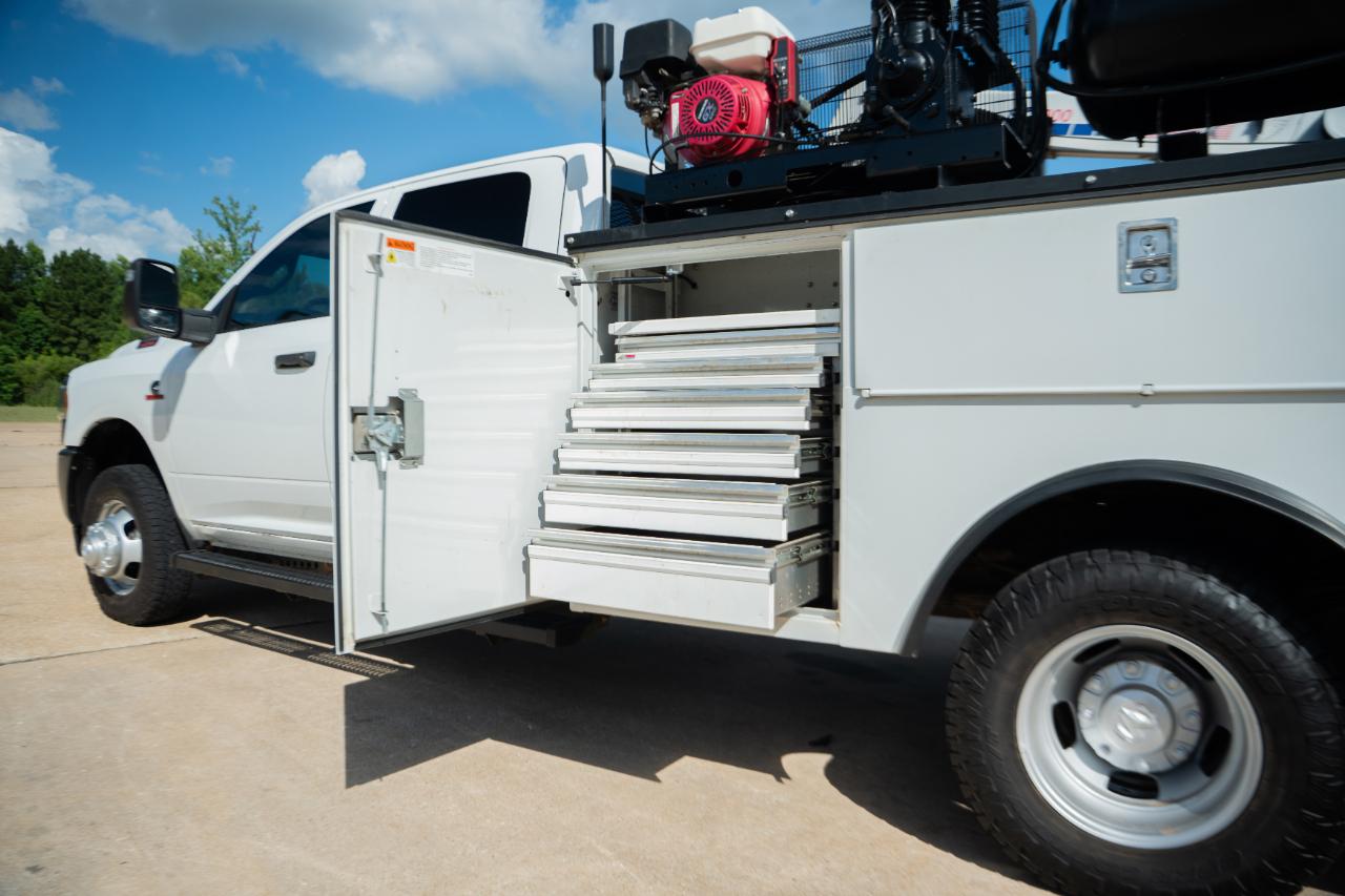 RAM 3500 Crew Cab 4WD DRW 2023