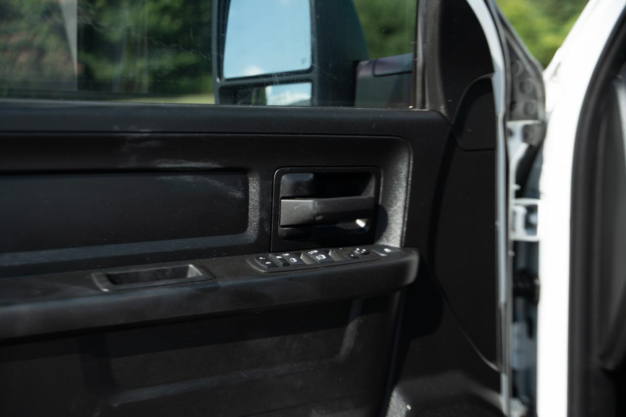 RAM 3500 Crew Cab 4WD DRW 2023