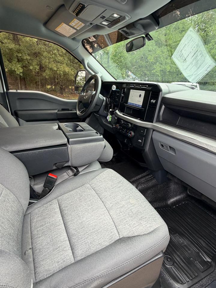 Ford F-350 SD XL Crew Cab LWB DRW 4WD 2024
