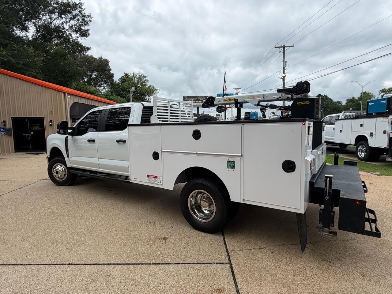 Ford F-350 SD XL Crew Cab LWB DRW 4WD 2024