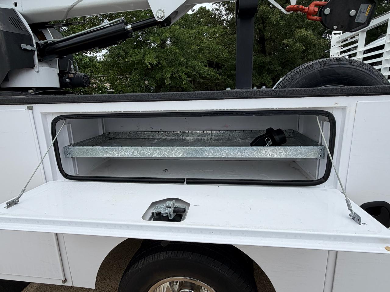 Ford F-350 SD XL Crew Cab LWB DRW 4WD 2024