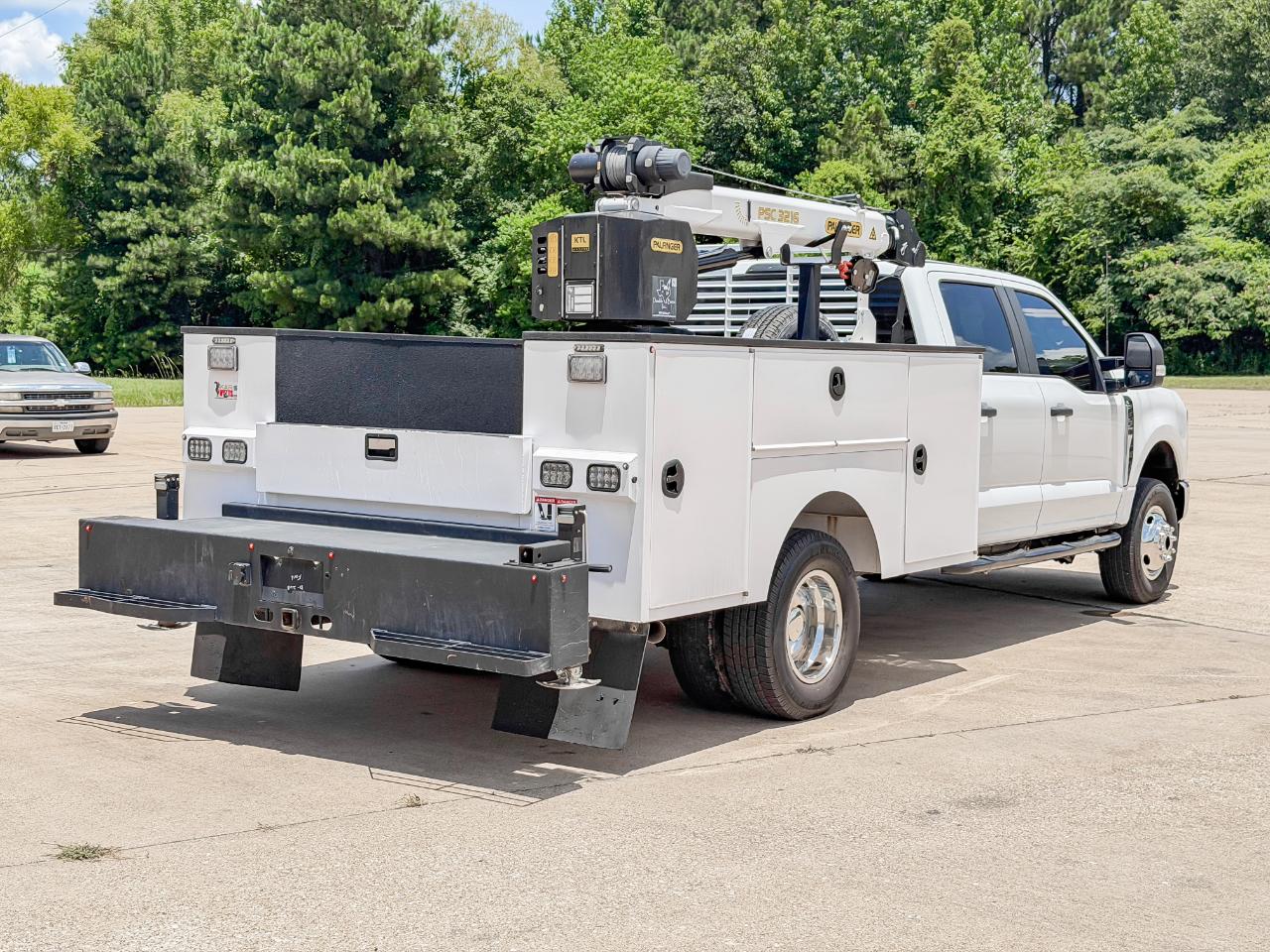 Ford F-350 SD XL Crew Cab LWB DRW 4WD 2024