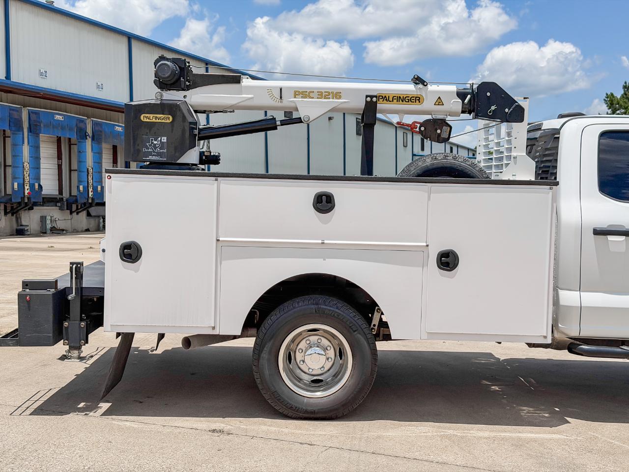 Ford F-350 SD XL Crew Cab LWB DRW 4WD 2024