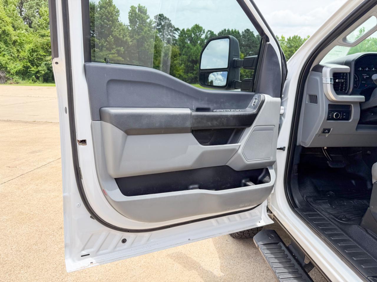 Ford F-350 SD XL DRW 4WD 2024