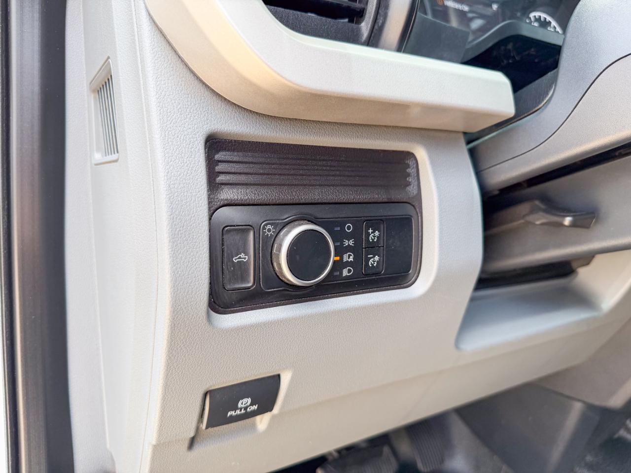 Ford F-350 SD XL DRW 4WD 2024