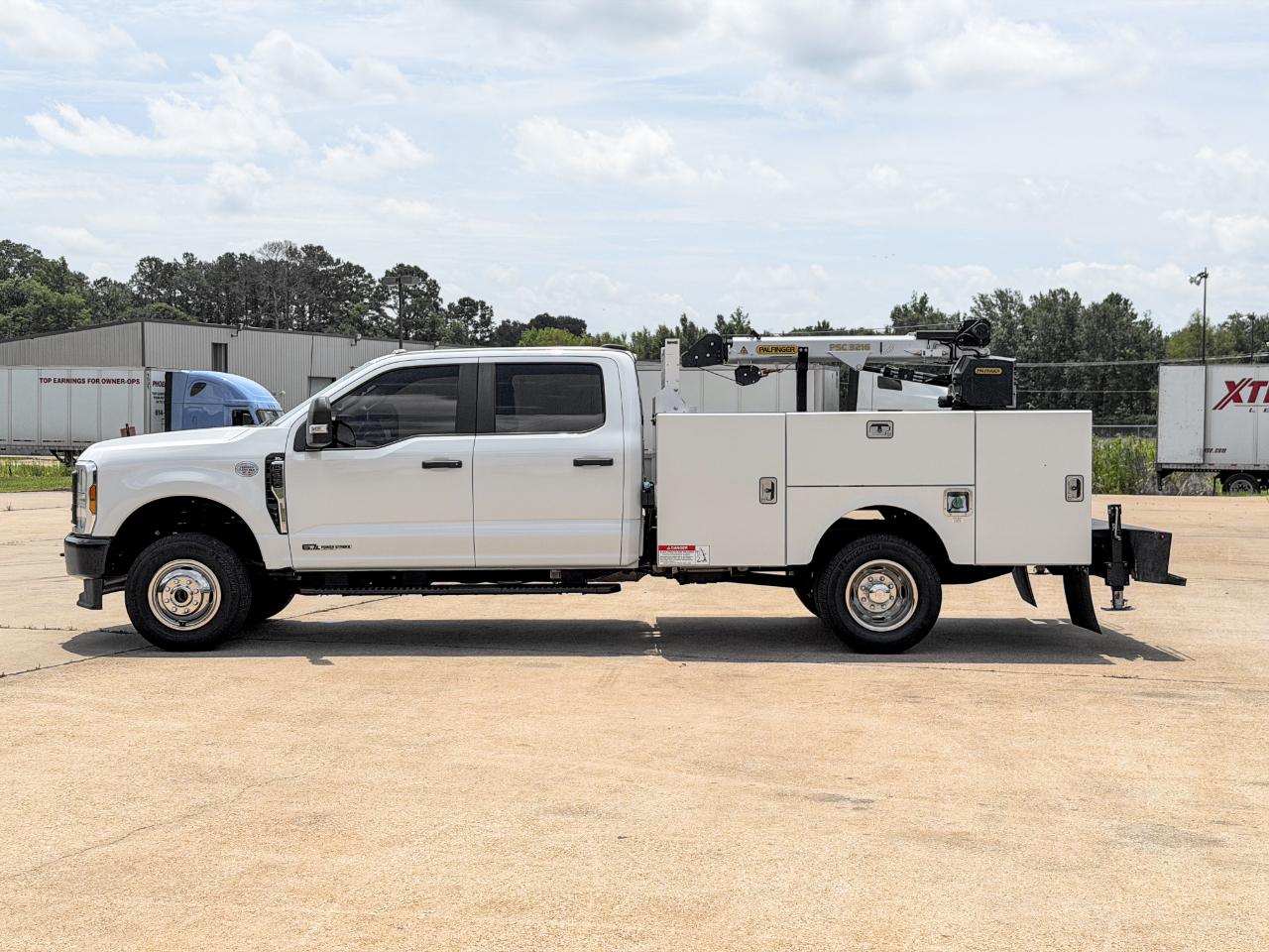 Ford F-350 SD XLT Crew Cab Long Bed DRW 4WD 2024