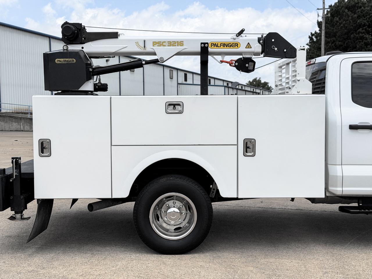 Ford F-350 SD XLT Crew Cab Long Bed DRW 4WD 2024