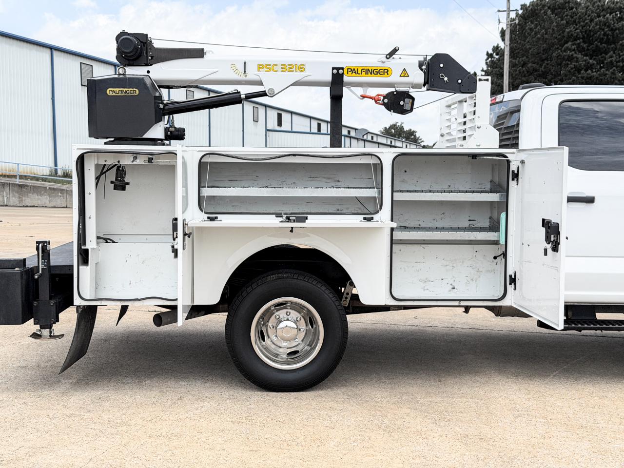 Ford F-350 SD XLT Crew Cab Long Bed DRW 4WD 2024