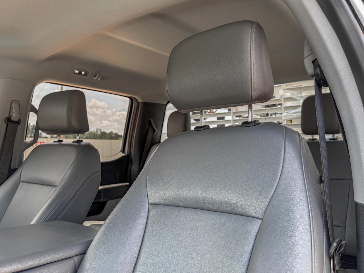 Ford F-350 SD XLT Crew Cab Long Bed DRW 4WD 2024
