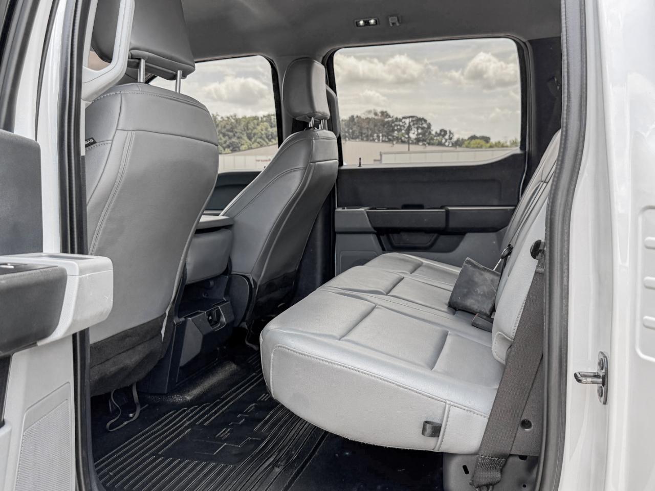 Ford F-350 SD XLT Crew Cab Long Bed DRW 4WD 2024