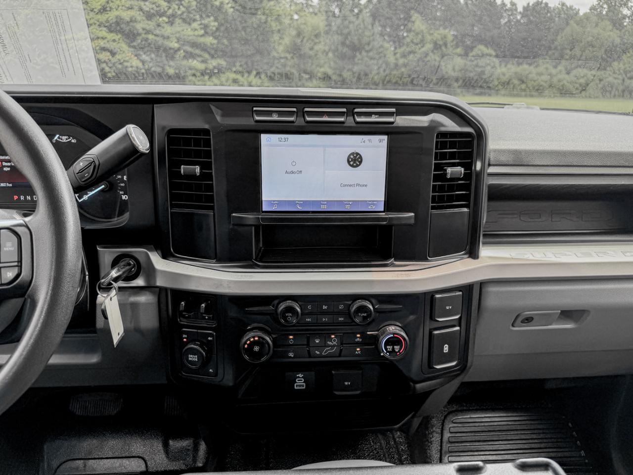 Ford F-350 SD XLT Crew Cab Long Bed DRW 4WD 2024
