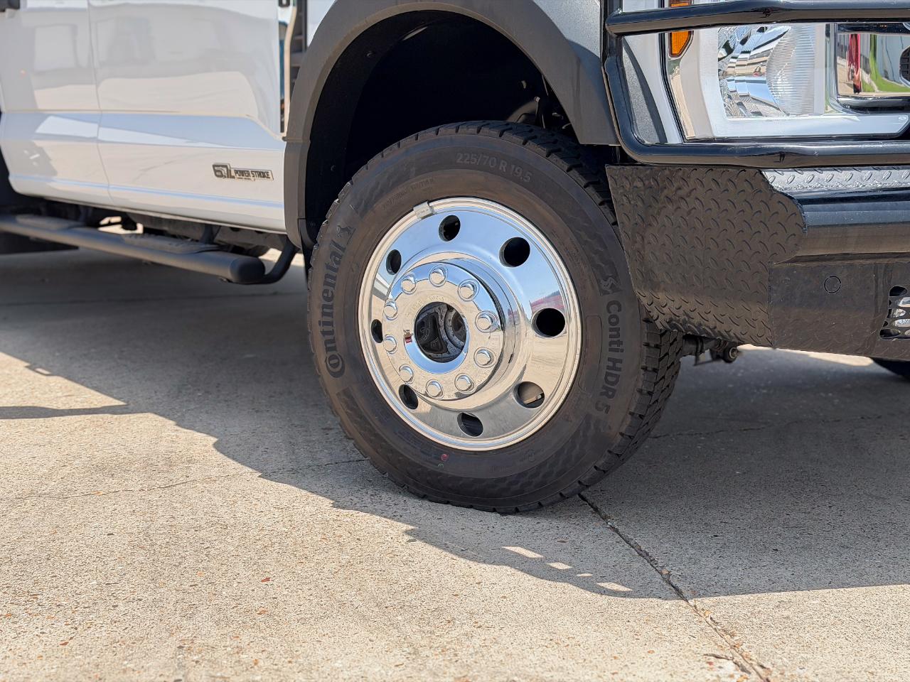 Ford F-550 Crew Cab DRW 4WD 2024