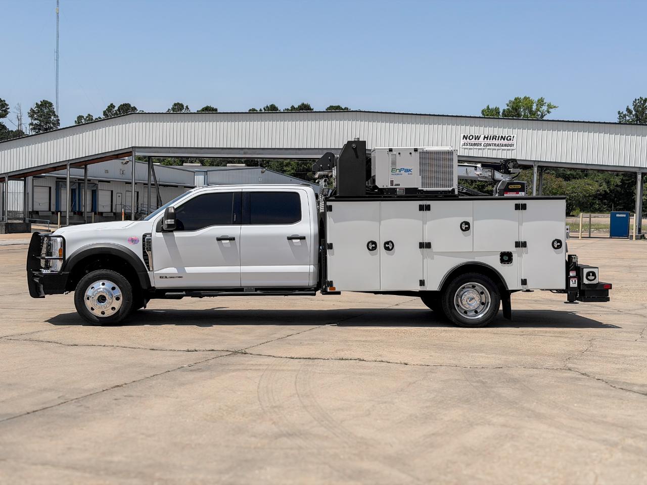 Ford F-550 Crew Cab DRW 4WD 2024
