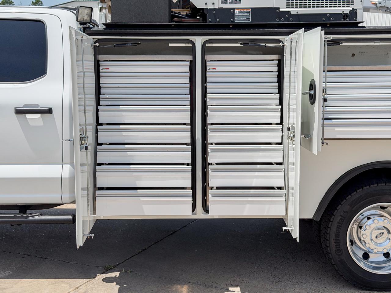 Ford F-550 Crew Cab DRW 4WD 2024