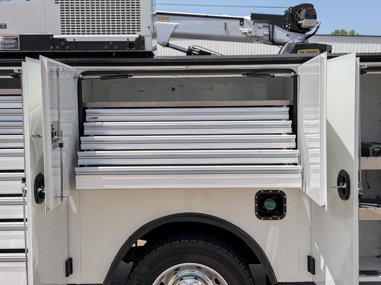 Ford F-550 Crew Cab DRW 4WD 2024