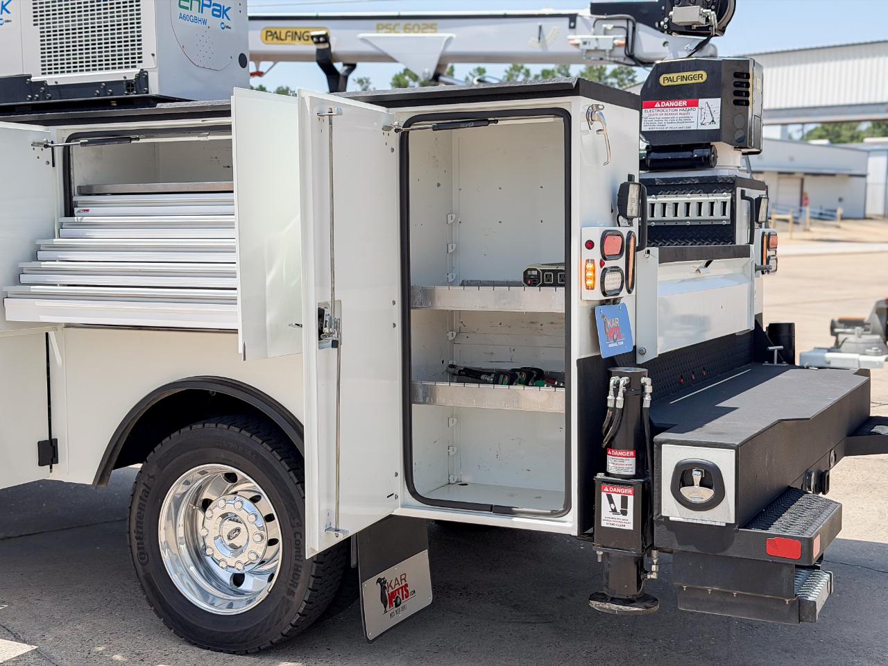 Ford F-550 Crew Cab DRW 4WD 2024