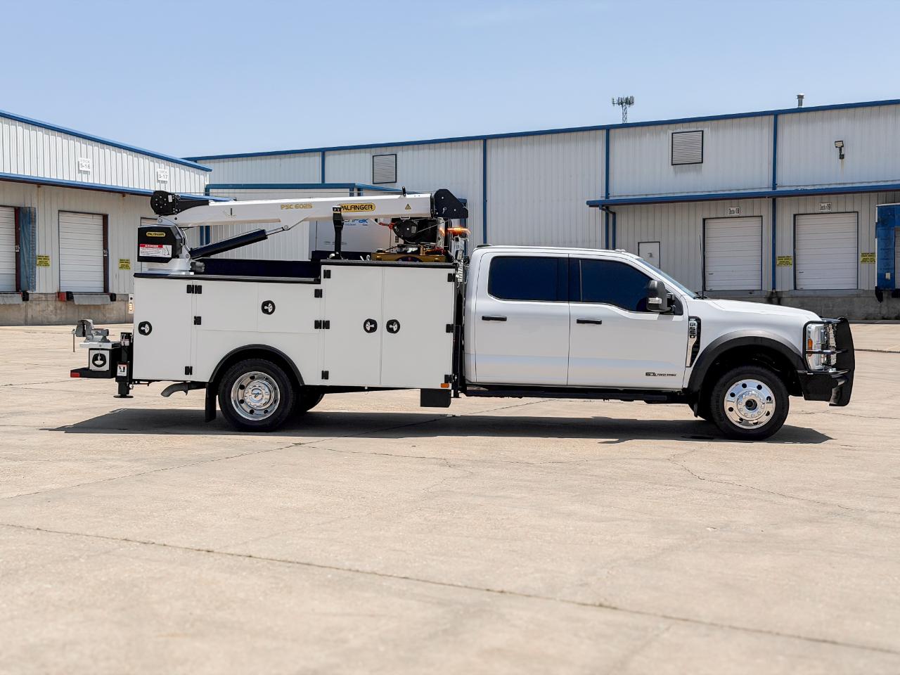 Ford F-550 Crew Cab DRW 4WD 2024