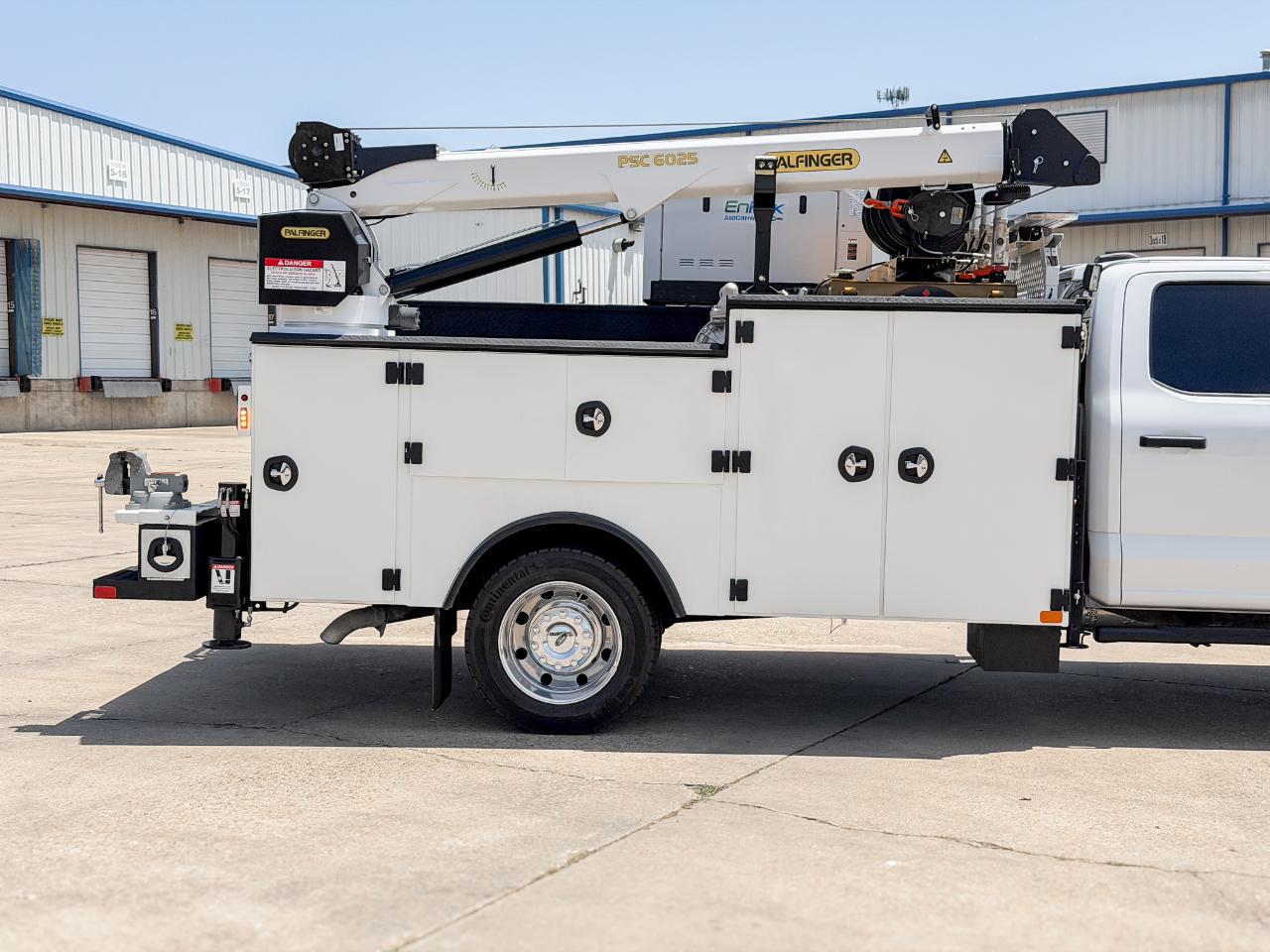 Ford F-550 Crew Cab DRW 4WD 2024