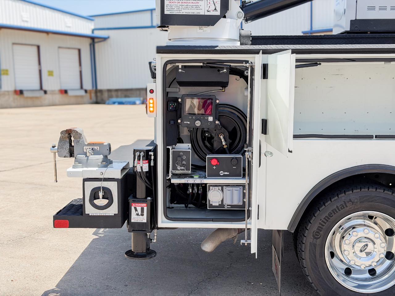 Ford F-550 Crew Cab DRW 4WD 2024