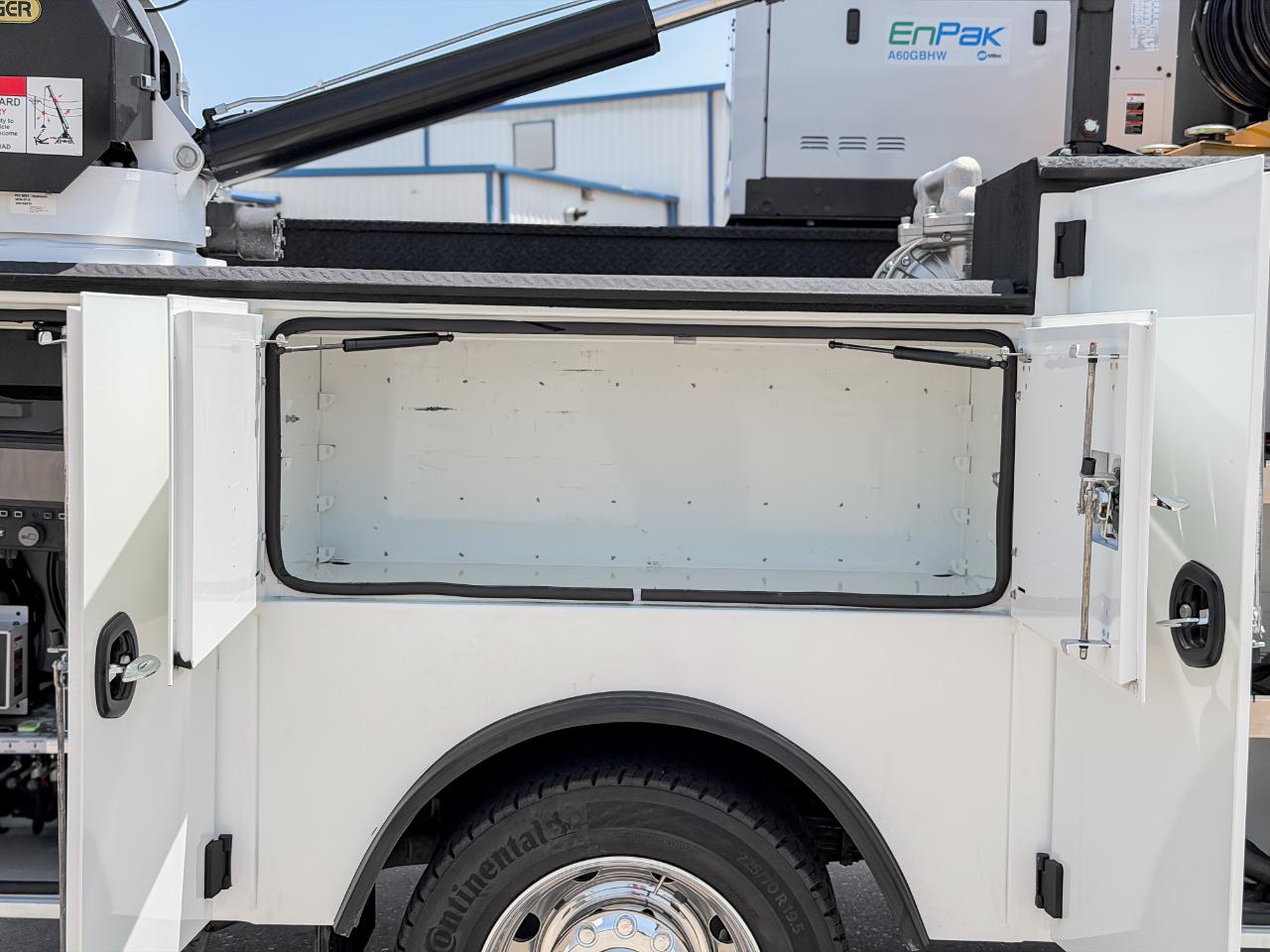 Ford F-550 Crew Cab DRW 4WD 2024