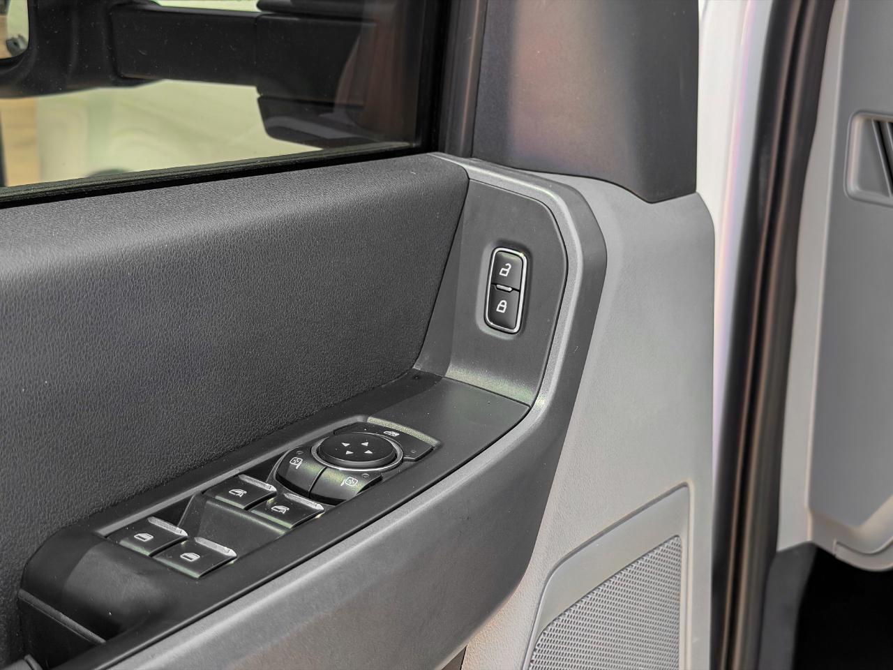 Ford F-550 Crew Cab DRW 4WD 2024