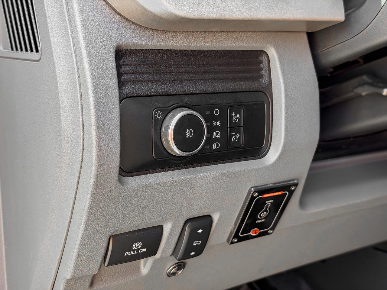 Ford F-550 Crew Cab DRW 4WD 2024