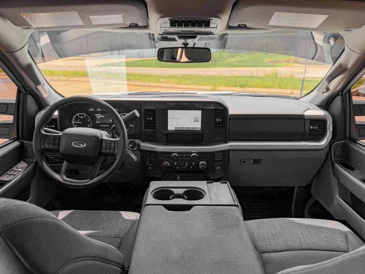 Ford F-550 Crew Cab DRW 4WD 2024