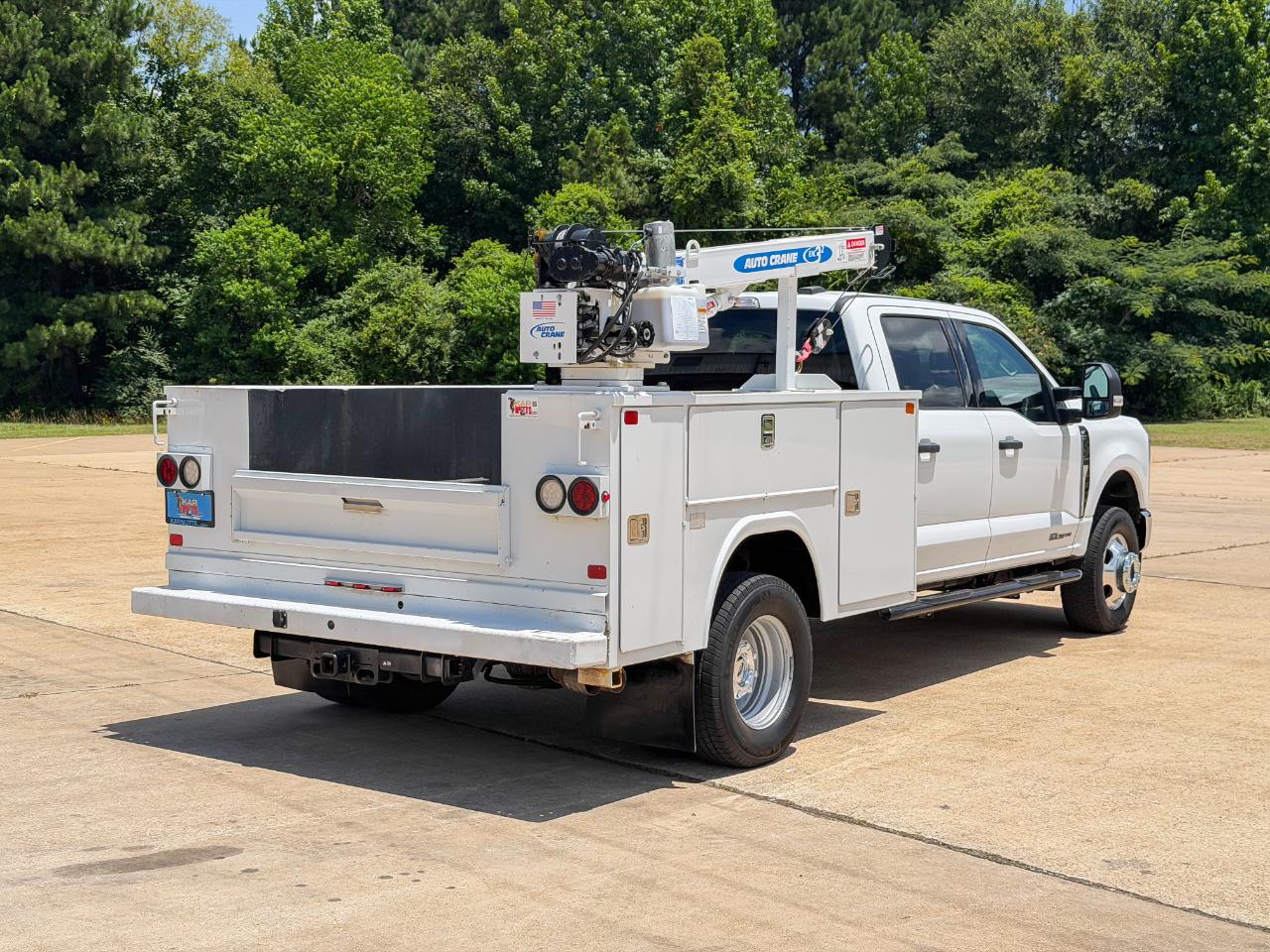 Ford F-350 SD XLT Crew Cab Long Bed DRW 4WD 2024