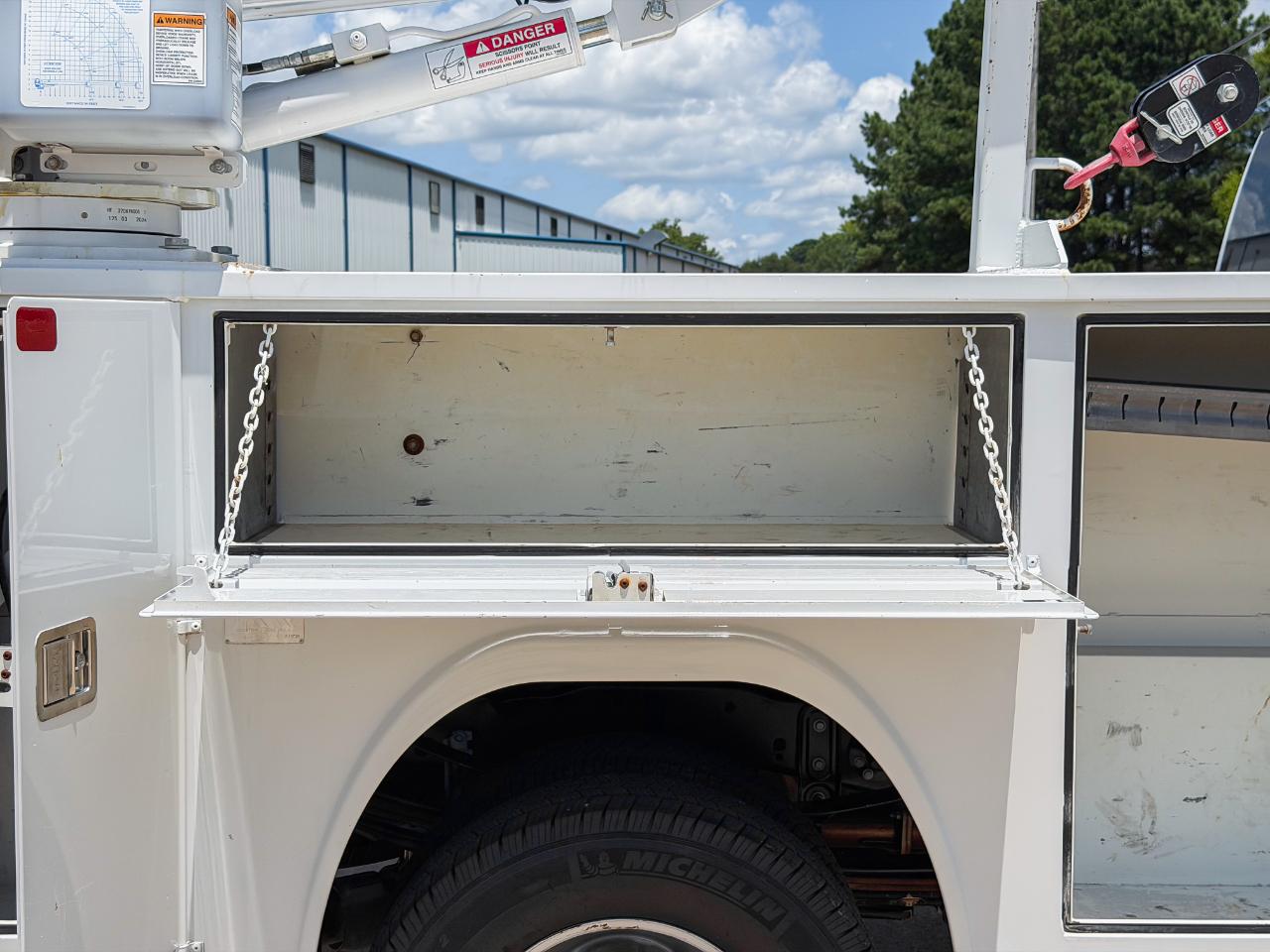 Ford F-350 SD XLT Crew Cab Long Bed DRW 4WD 2024