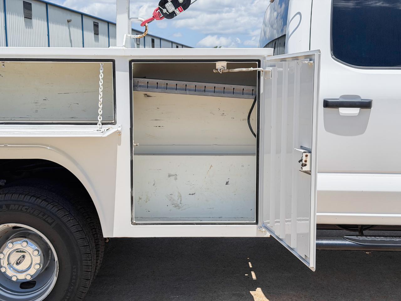 Ford F-350 SD XLT Crew Cab Long Bed DRW 4WD 2024