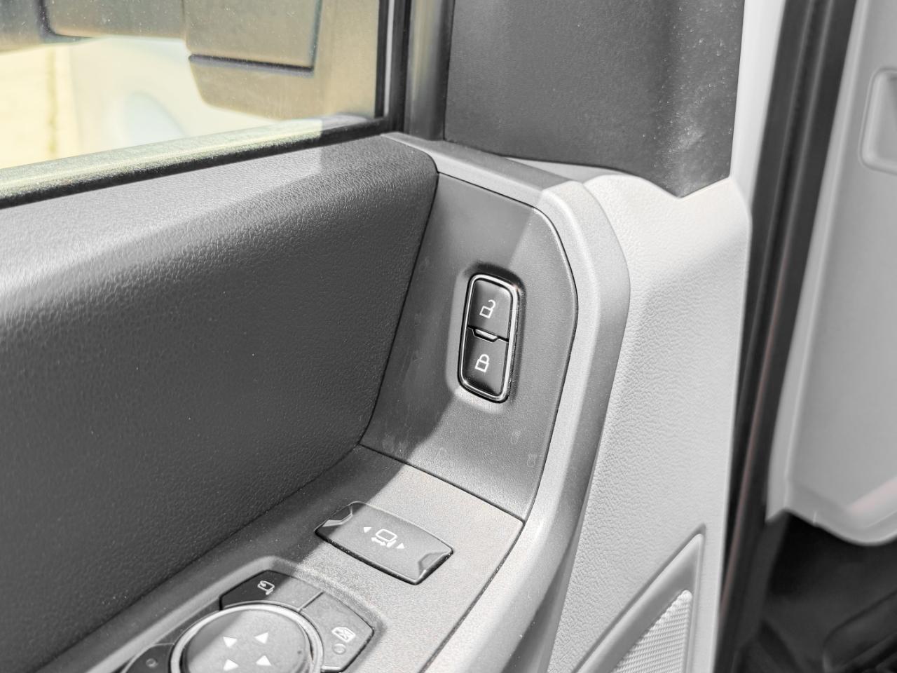 Ford F-350 SD XLT Crew Cab Long Bed DRW 4WD 2024