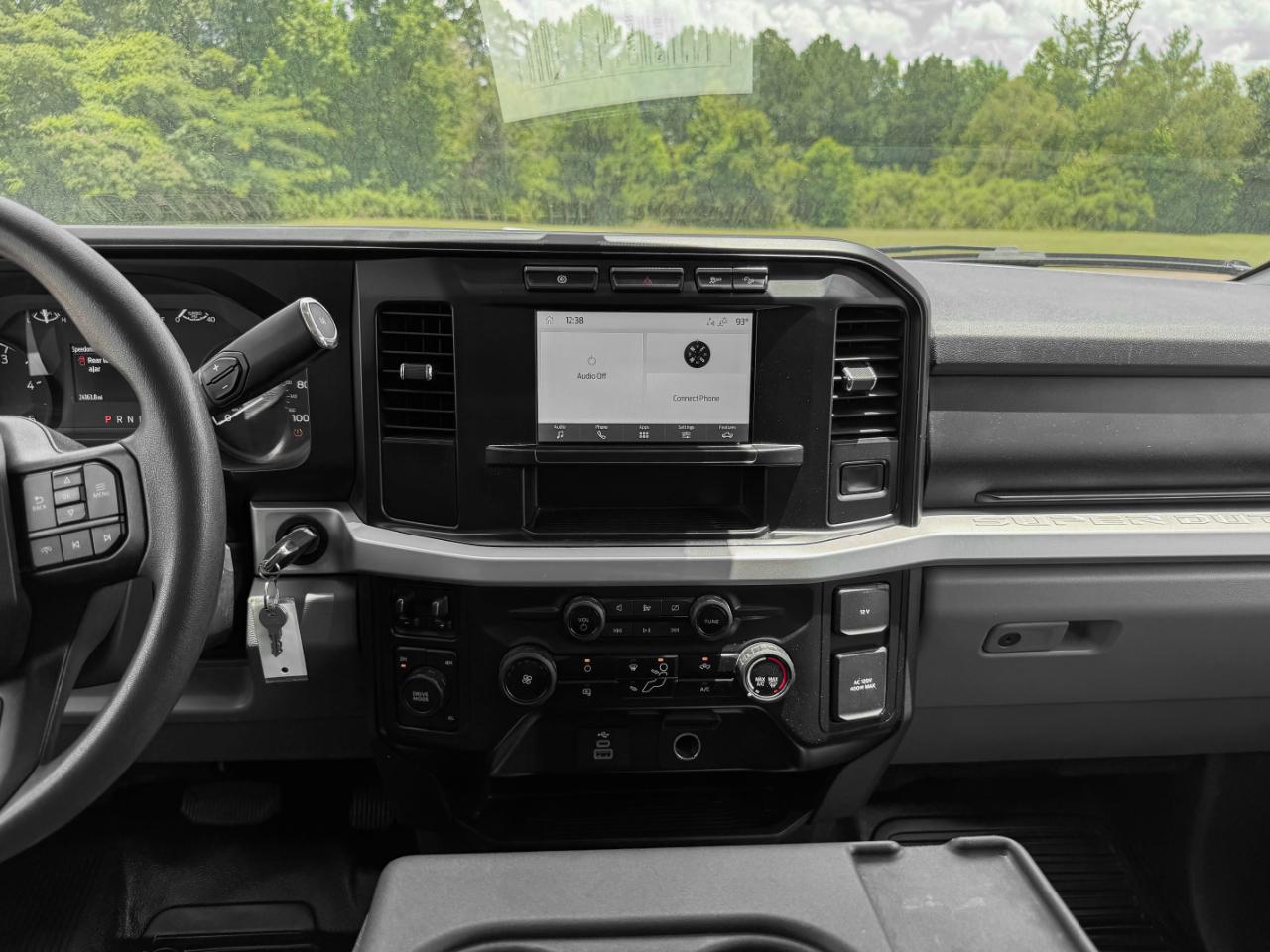 Ford F-350 SD XLT Crew Cab Long Bed DRW 4WD 2024