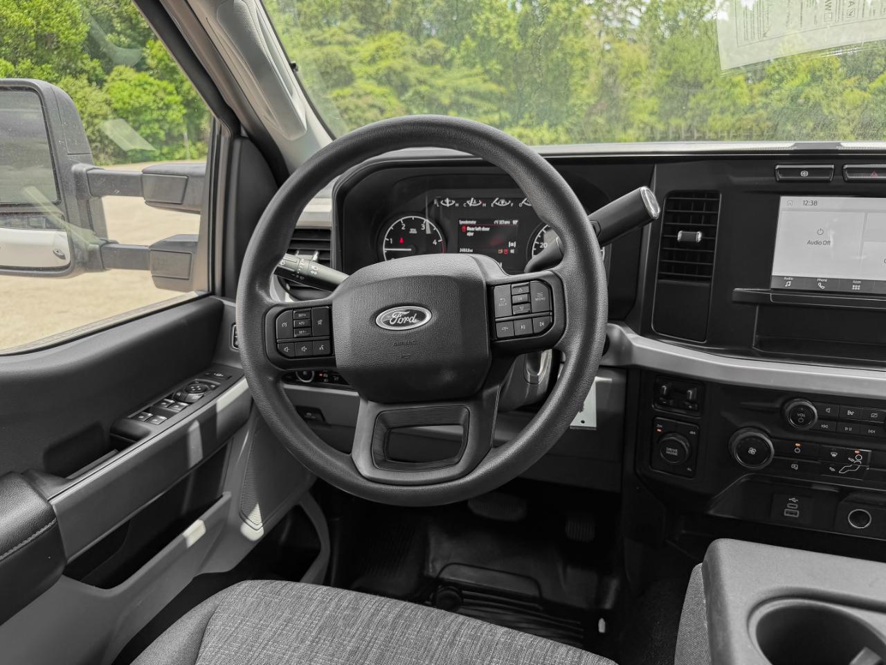 Ford F-350 SD XLT Crew Cab Long Bed DRW 4WD 2024