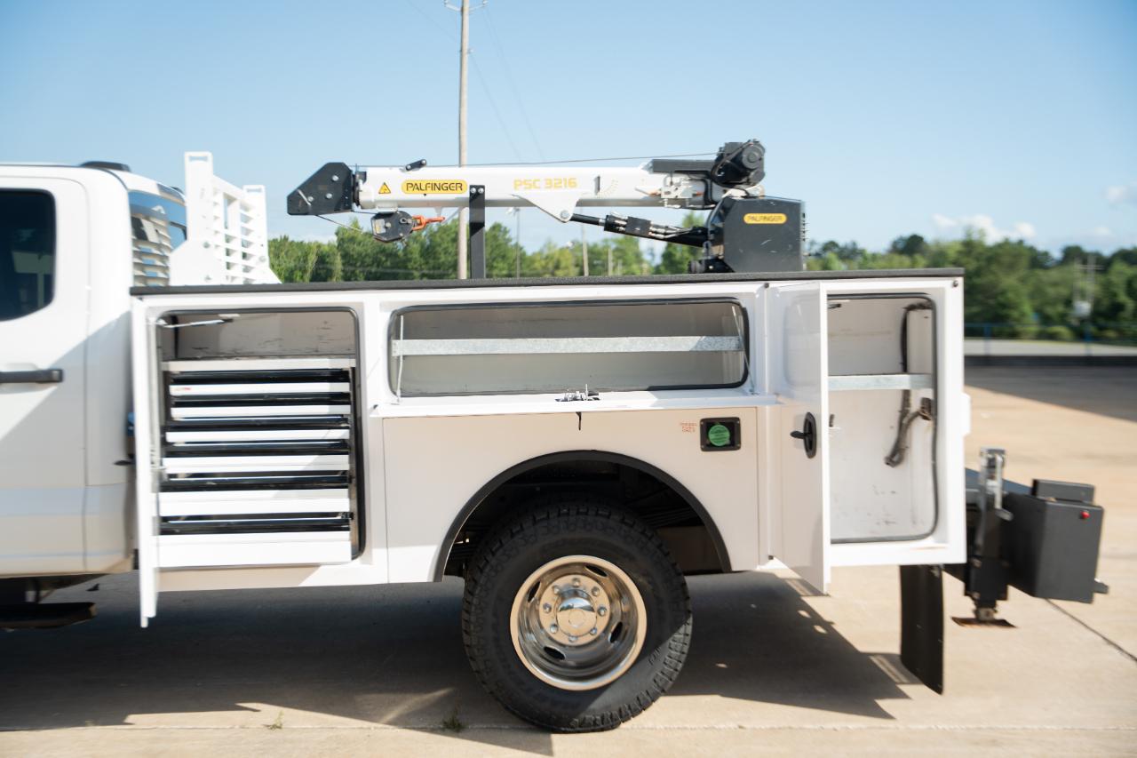 Ford F-350 SD XL Crew Cab Long Bed DRW 4WD 2024