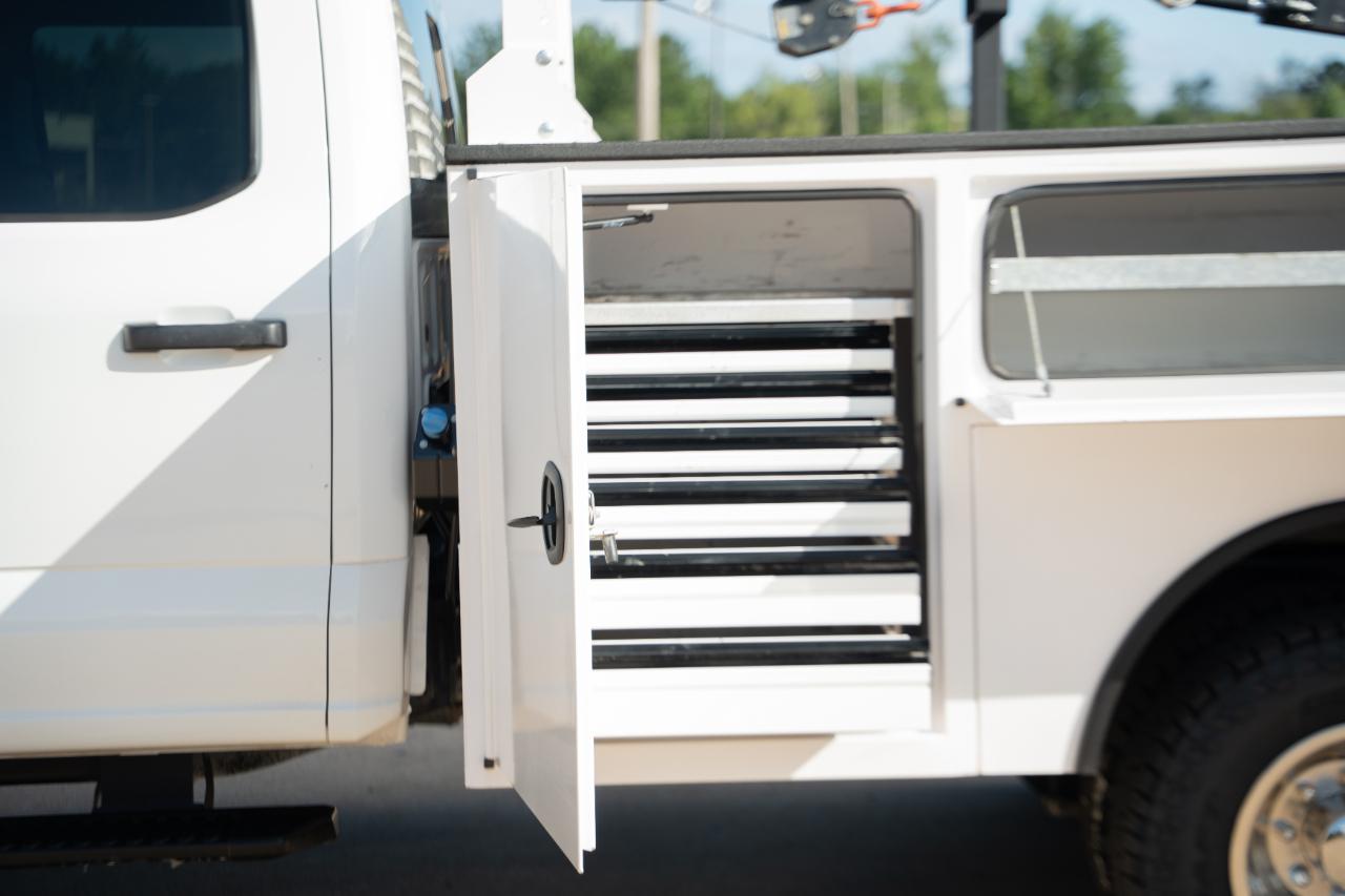 Ford F-350 SD XL Crew Cab Long Bed DRW 4WD 2024