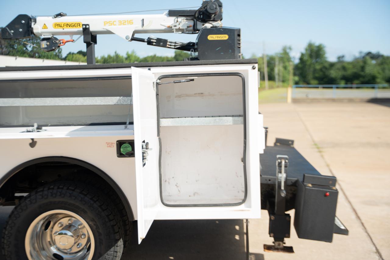 Ford F-350 SD XL Crew Cab Long Bed DRW 4WD 2024