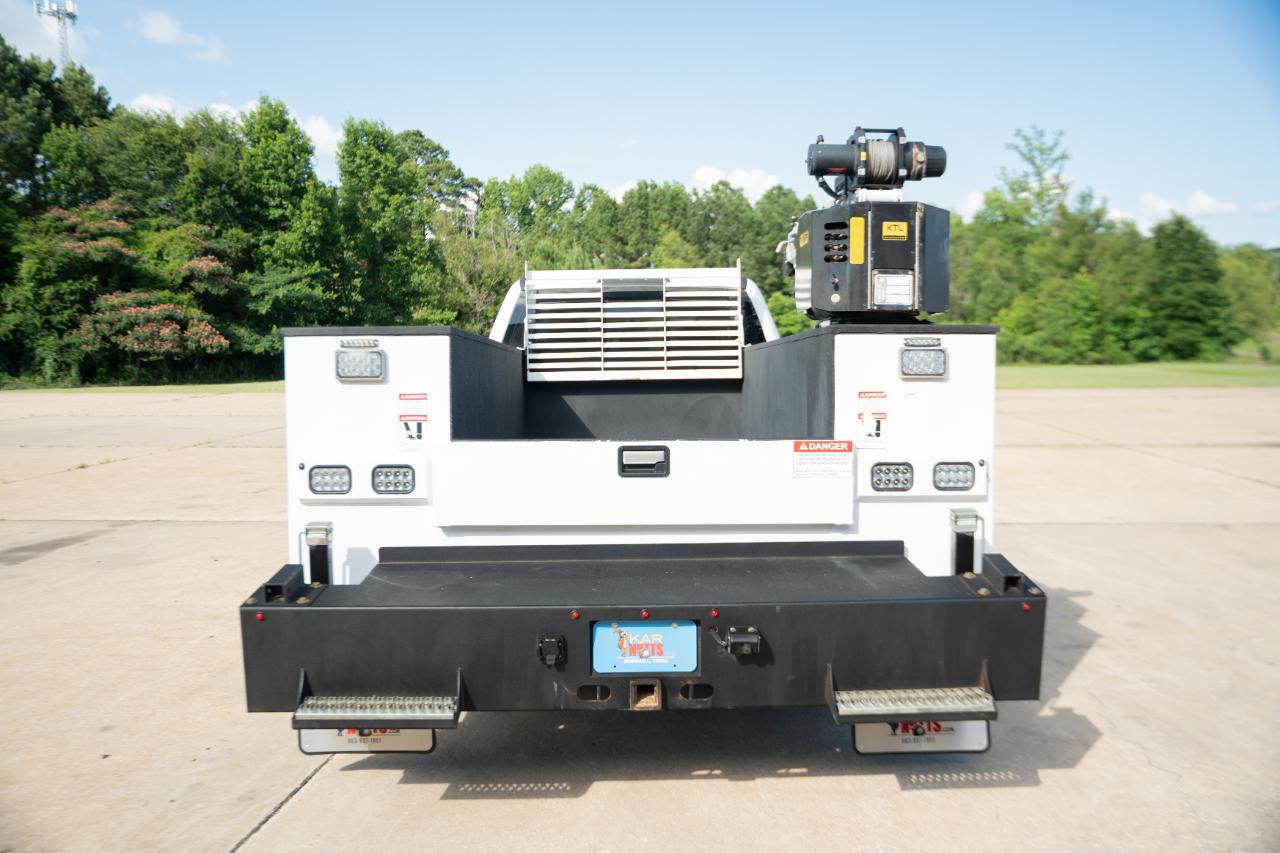 Ford F-350 SD XL Crew Cab Long Bed DRW 4WD 2024