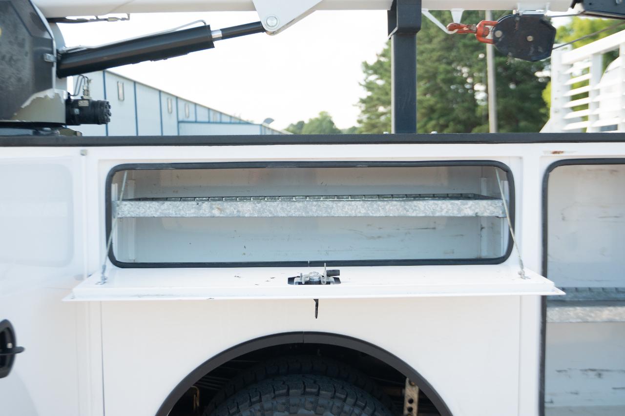 Ford F-350 SD XL Crew Cab Long Bed DRW 4WD 2024